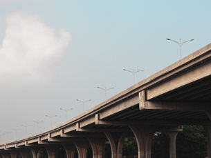 Traffic overpass