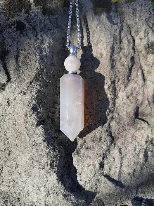 Miniaturbild: Silberne Edelsteinkette mit Friedensachat – für Schutz, Gelassenheit und die Förderung von positiver Energie.