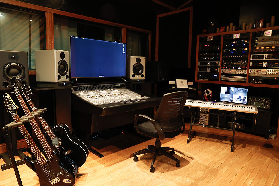 0x1 Sound Studio - Control Room