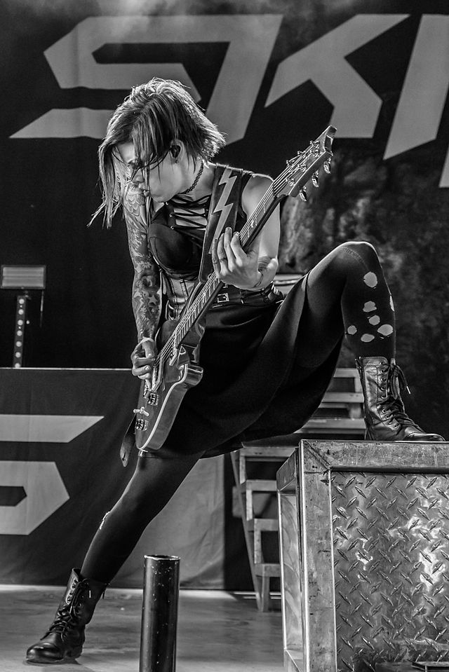 Skillet-Korey-Cooper-Stretch_5448