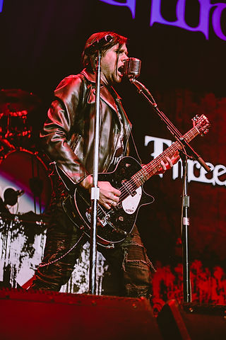 Three Days Grace 33