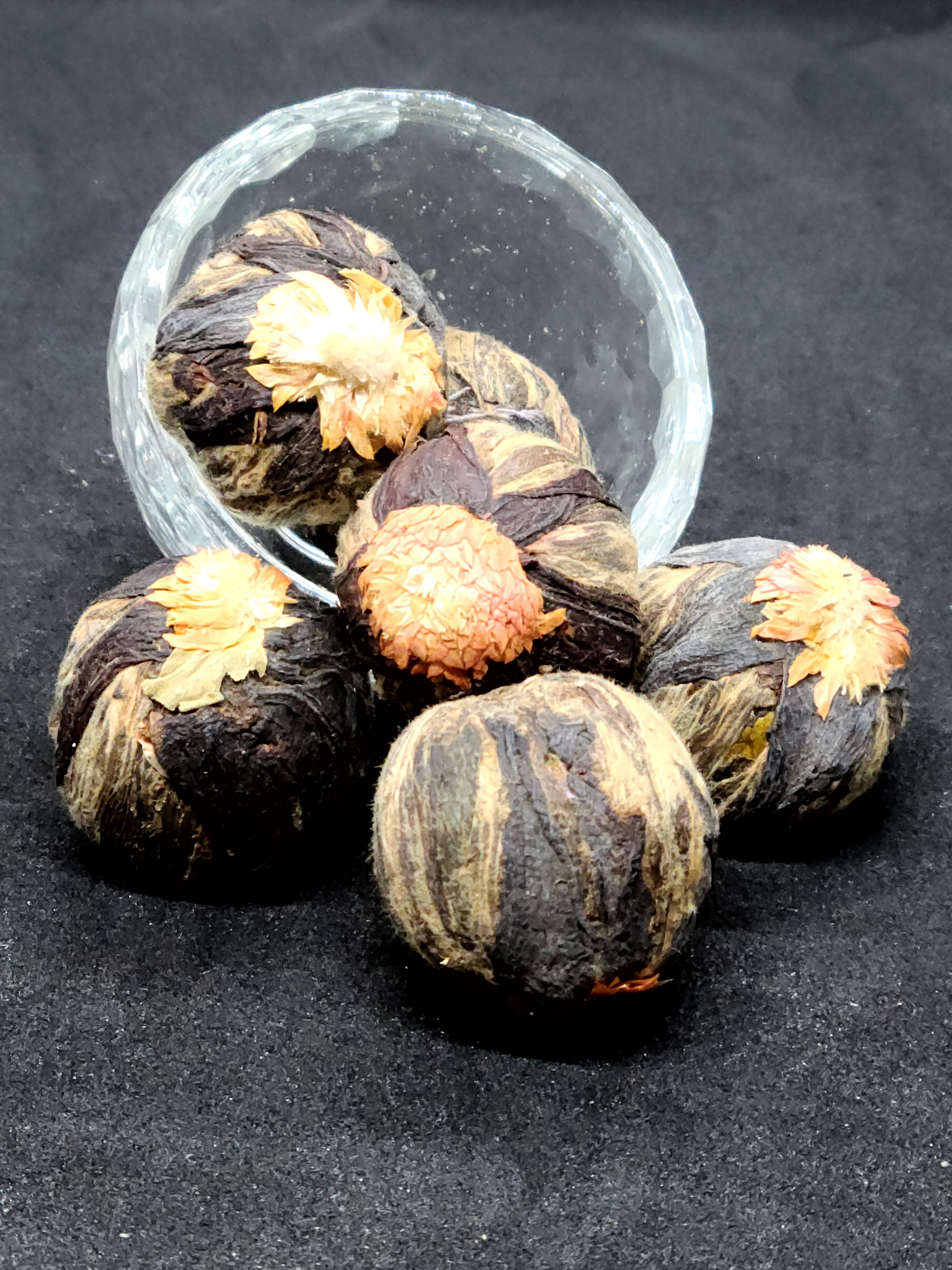 Yi Dian Hong, blooming flower tea