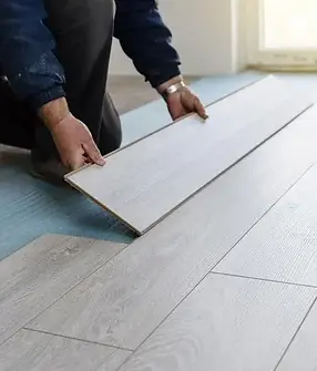 featured-image-laminate-flooring.jpeg-1.webp