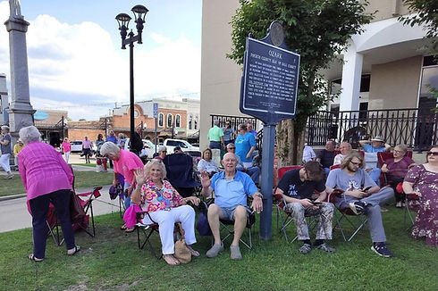 prayer on the square_edited.jpg