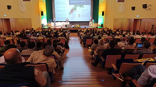 Plano geral da sala do evento