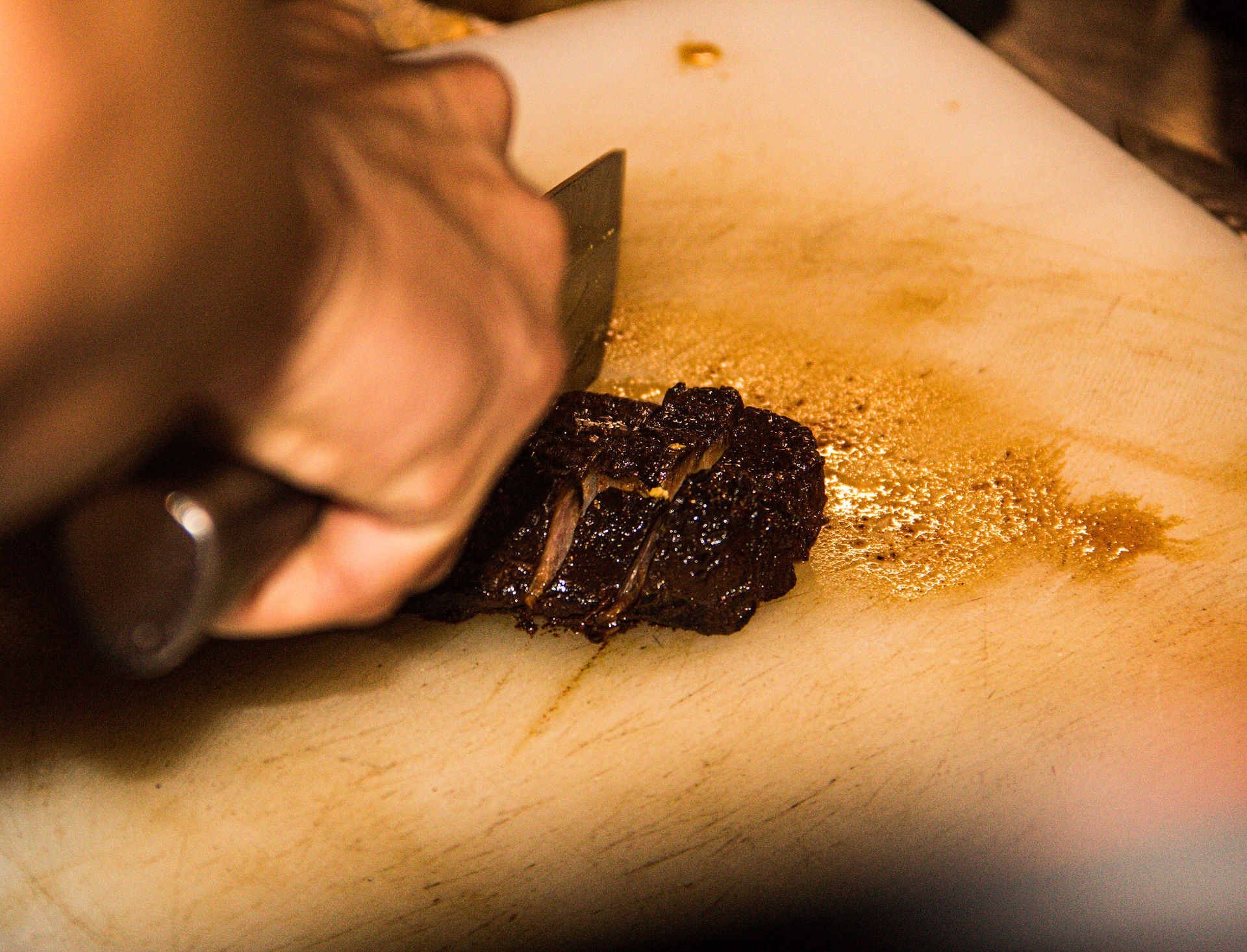 Chopping up braised meat