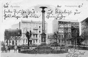 Plantagenplatz Kriegerdenkmal 2077.jpg