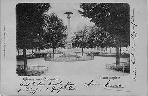 Plantagenplatz Kriegerdenkmal 1458.jpg