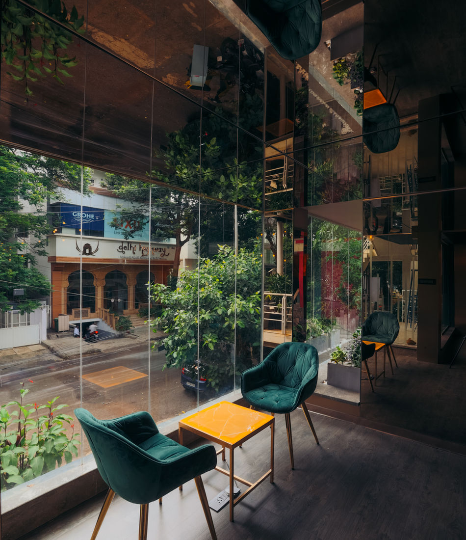 BLR Nail Club Interior