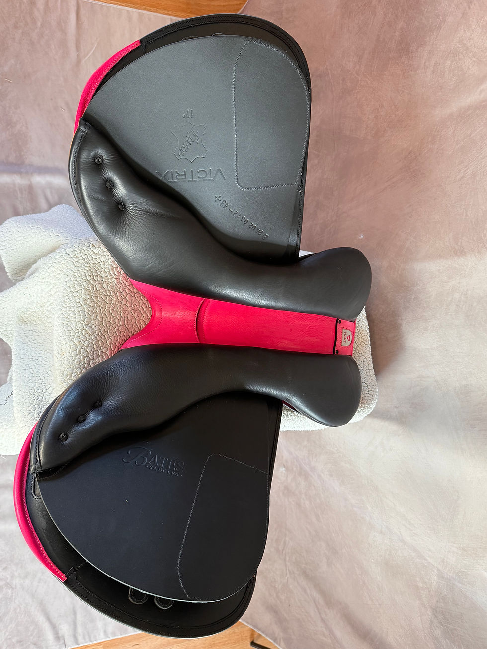 Thumbnail: 17" Bates Victrix Jump Saddle