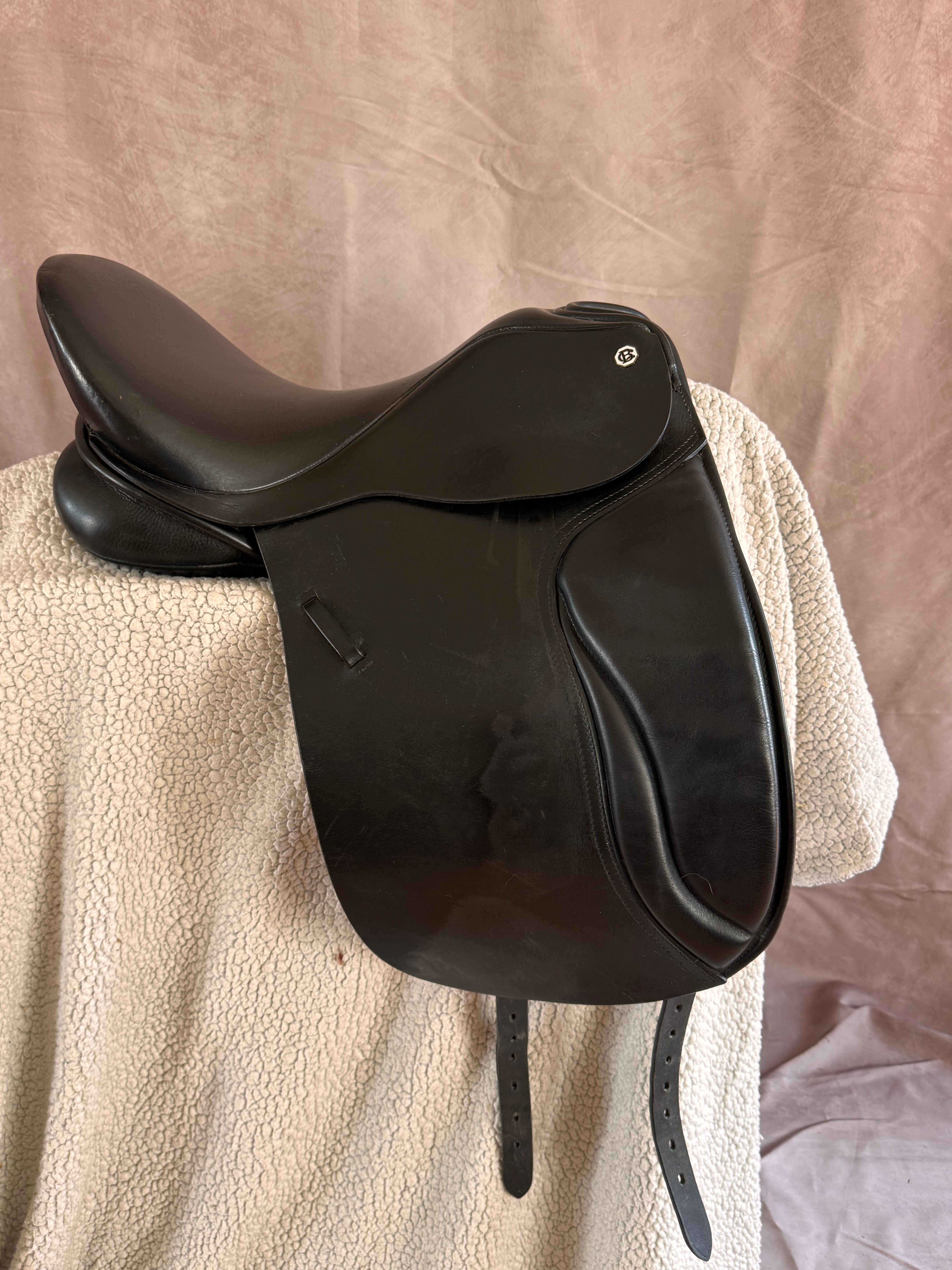 Barnsby 17.5" Wide Dressage Saddle