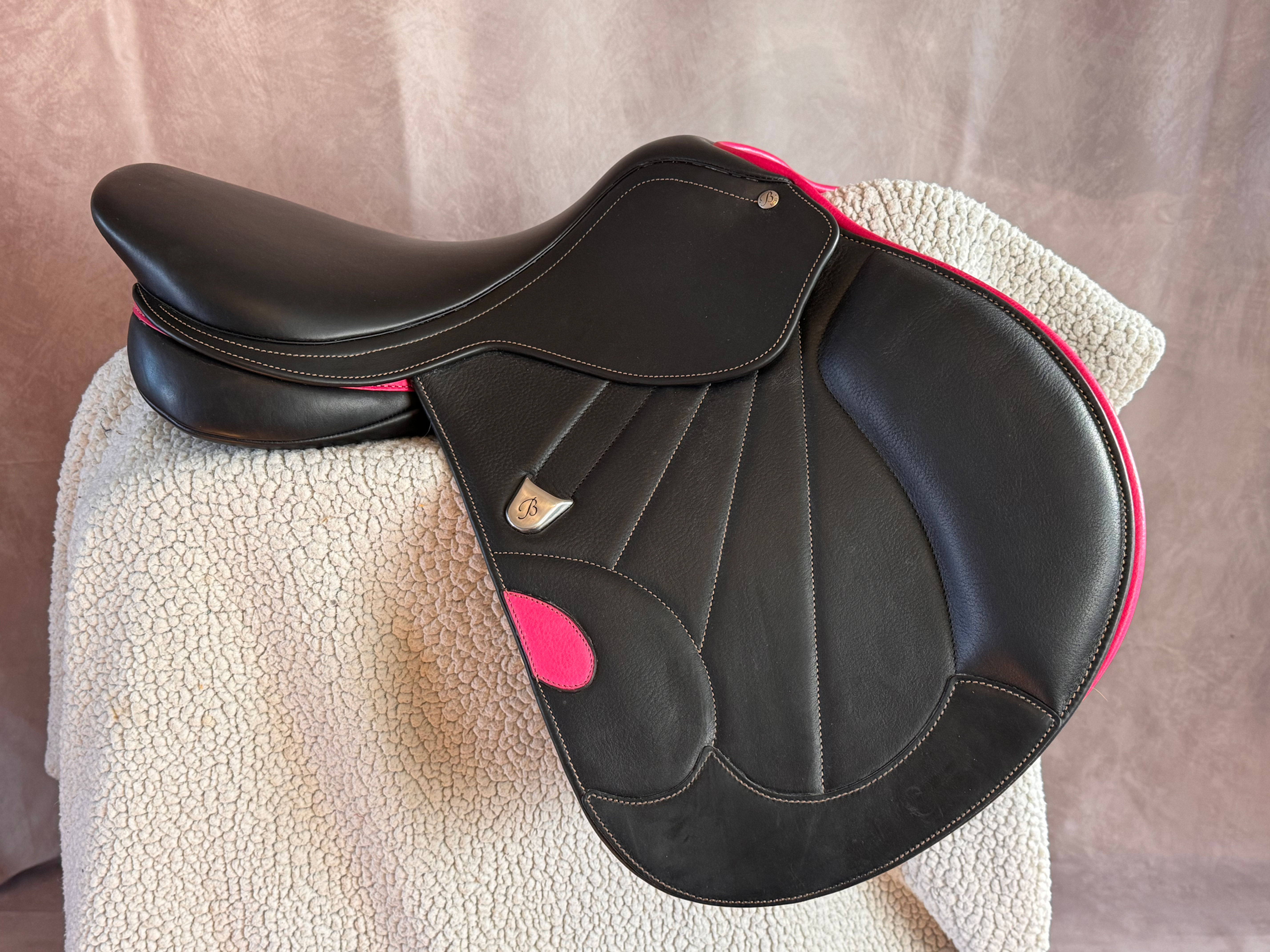 17" Bates Victrix Jump Saddle