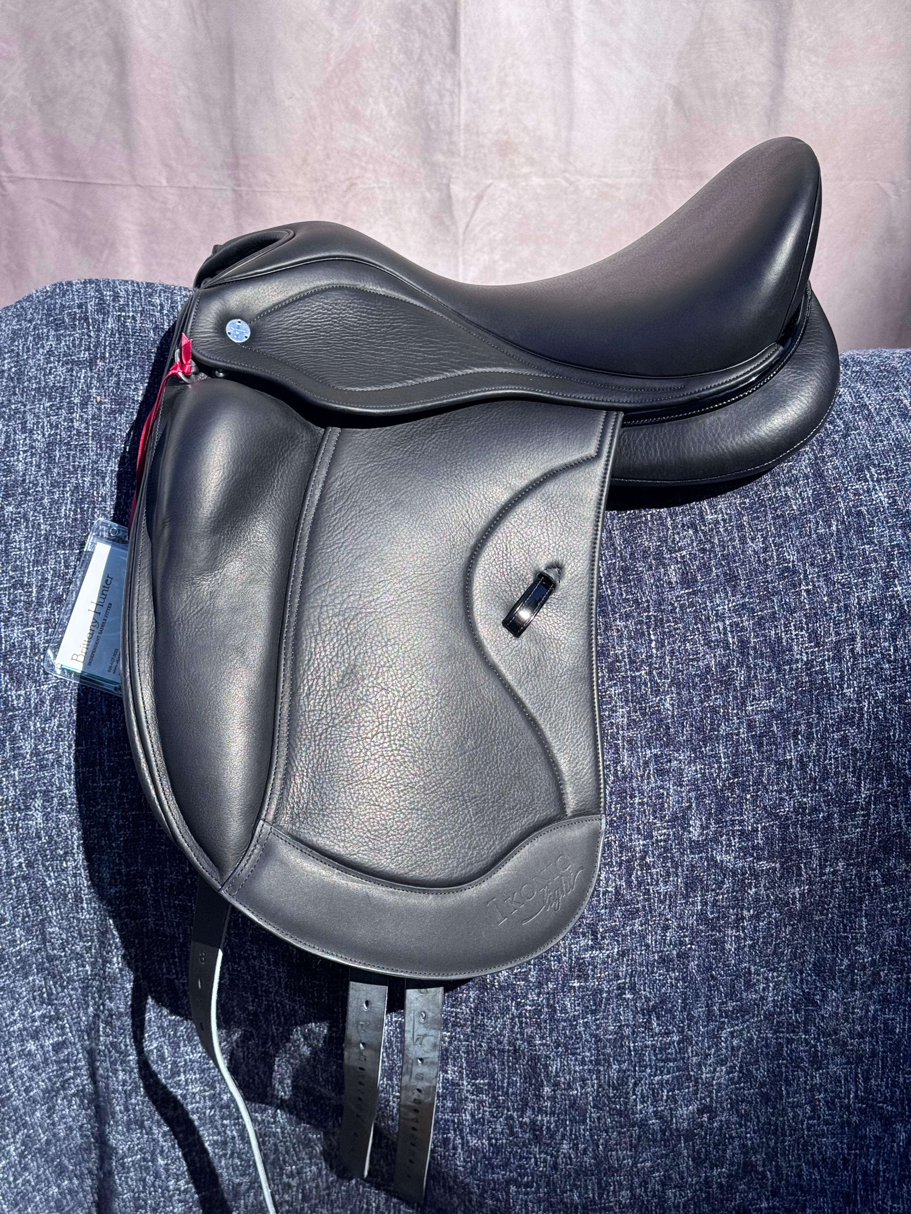 IKONIC DHY01 Monoflap Dressage Saddle 17" Adjustable Tree Half-Deep Seat