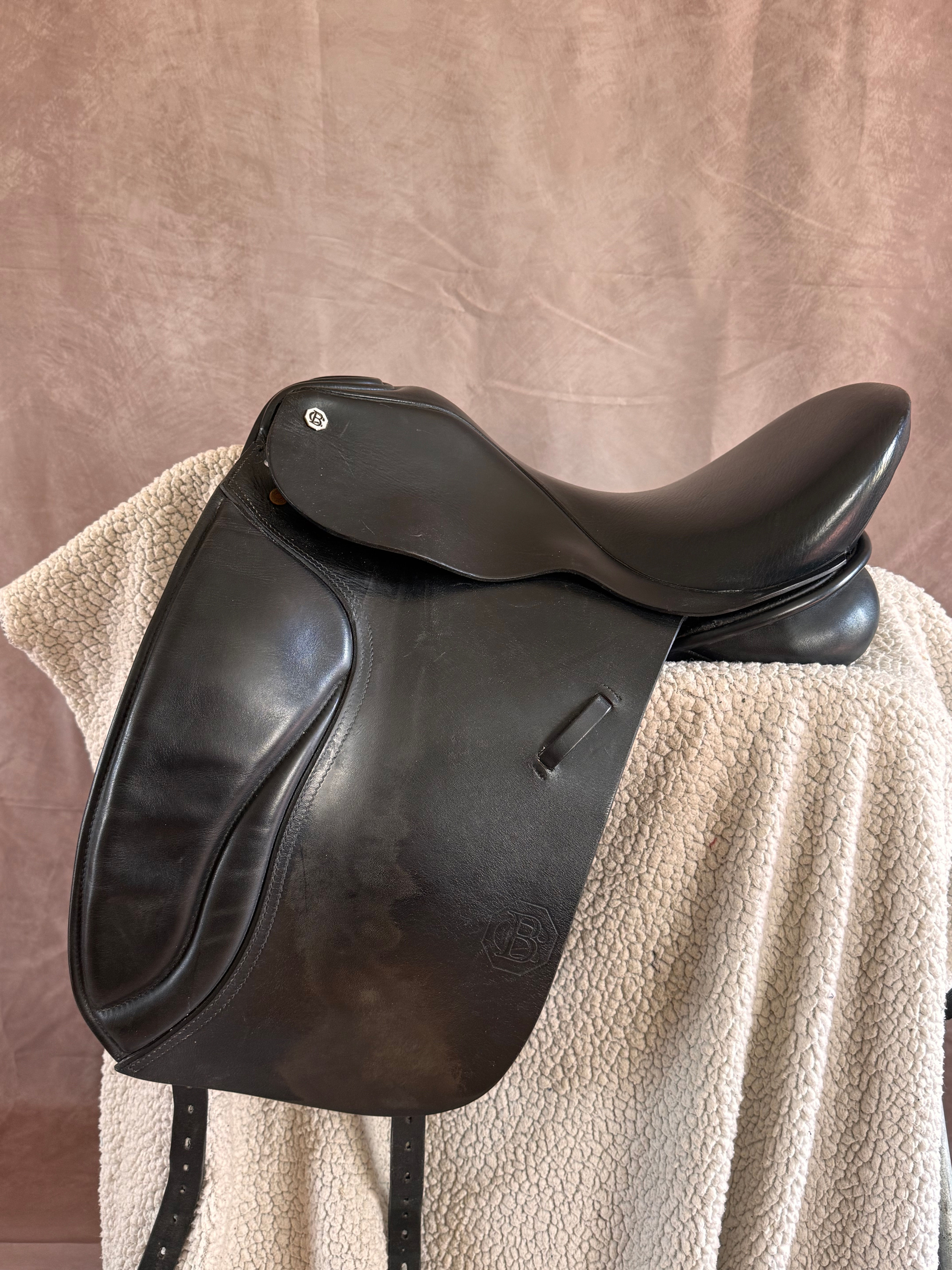 Barnsby 17.5" Wide Dressage Saddle