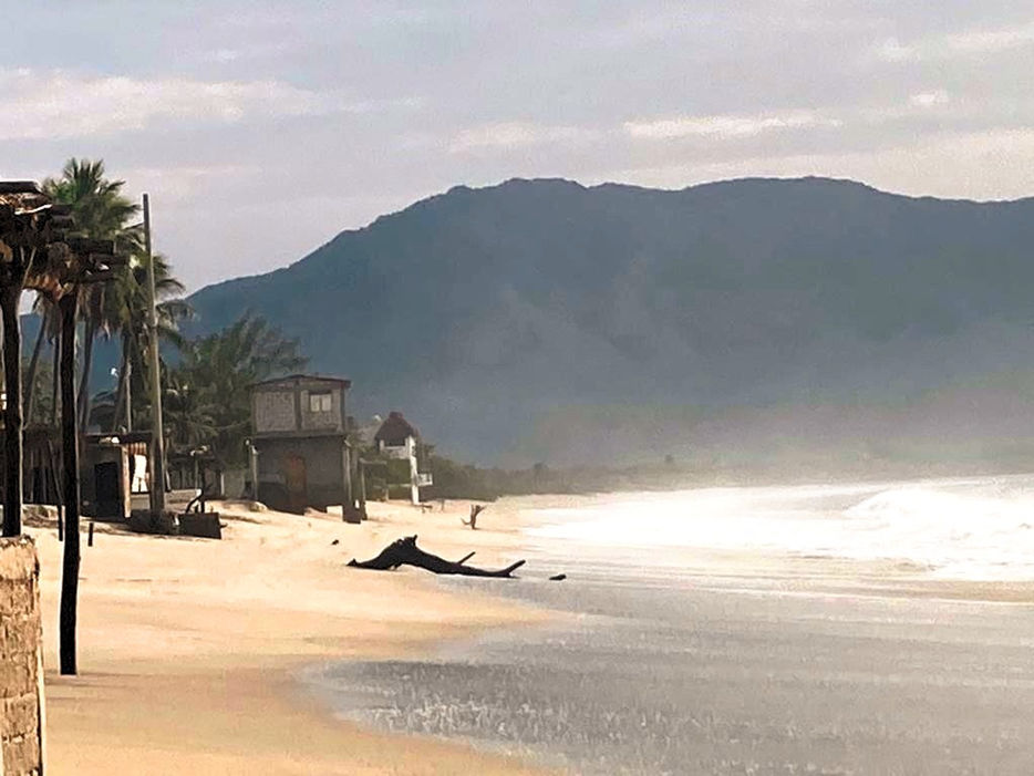 Terreno en venta a orilla del Mar en Playa Cangrejo en corredor Huatulco - Salina Cruz..
Construye tu hogar frente al Mar.