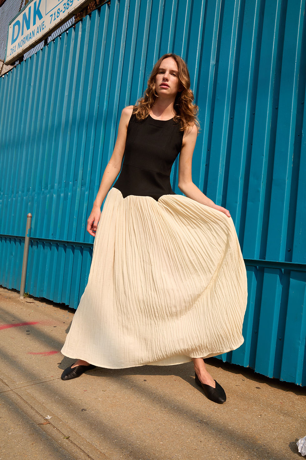 Thumbnail: Giovva Pleated Linen Dress