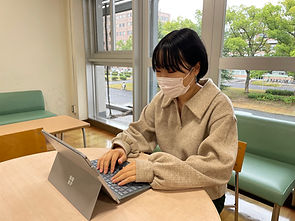 西井　礼