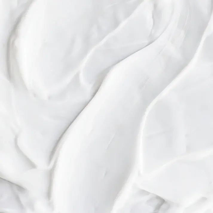 Crème onctueuse blanche, texture lisse