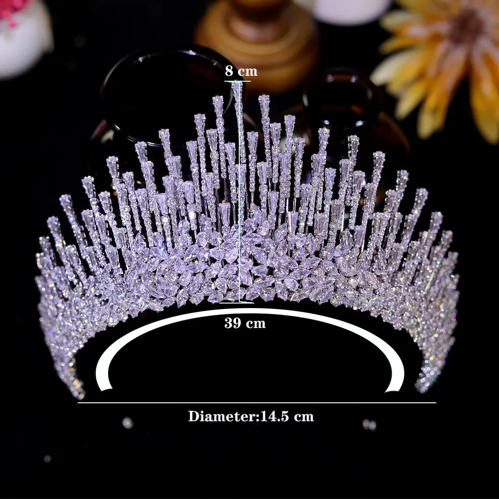 Couronne scintillante : 39cm x 14.5cm