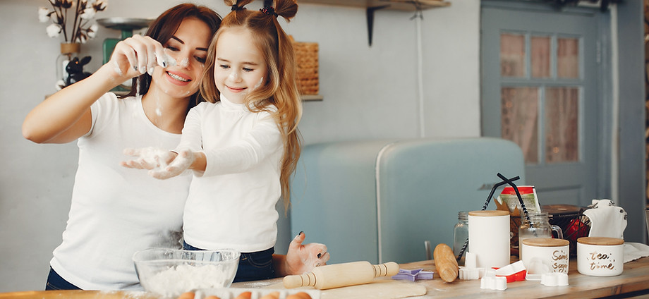 family-cook-dough-cookies.jpg