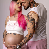 YUNG MARE I PINK KARDASHIAN UNEIXEN FORCES A ‘FLORS LIL€S’, UN SINGLE SOBRE EL DESIG, LA QUÍMICA I L’AMOR