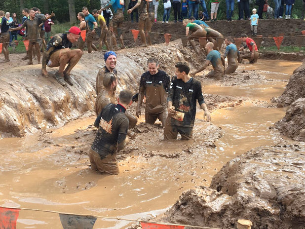 Mitarbeiter der Dinzl Ordnungstechnik GmbH bei Mud Master