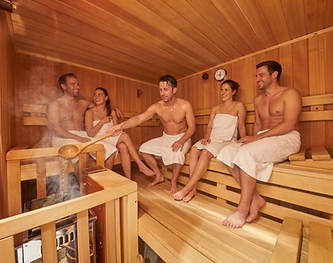Wellness nach dem Skitag - Sauna, Infrarotkabine und Relaxbereich sorgen für wohltuende Erholung nach einem Tag auf der Piste.