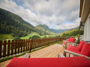 Sommerurlaub in den Boutique Appartements: Aufwachen mit Bergblick