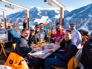 Sonnenterrasse, Genuss & Après-Ski-Lifestyle im Skicircus Saalbach