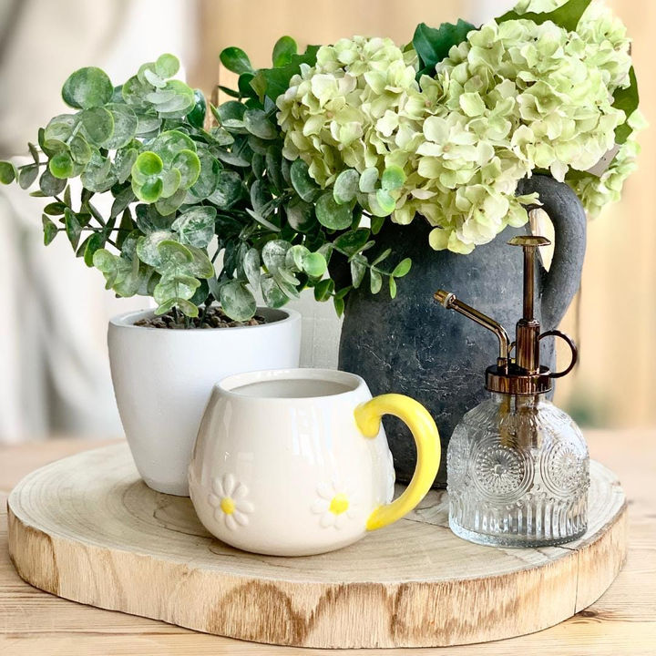 Thumbnail: Daisy Rounded Mug | Embossed Daisy Flower Cup 460ml | Spring Mug Gift for Her |