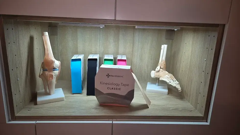 Le tape en ostéopathie pour les douleurs chroniques : quand et pourquoi l’utiliser ?