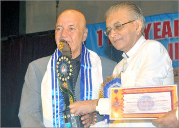 Mr Prem Chopra along with Then Chief Justice of India, Justice Shyamal Sen Mother Teresa International Awards