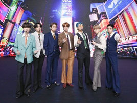 Президент Южной Кореи Мун Чжэ Ин поздравил BTS с недавним достижением