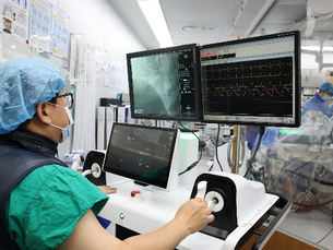 В Корее успешно применили робот с физическим ИИ для чрескожного коронарного вмешательства