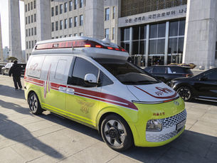 В Корее женщина родила в машине скорой помощи после того, как семь больниц отказали ей в помощи