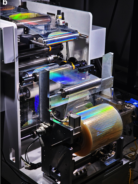 В Корее представили технологию массового производства металинзы – более 300 штук в секунду – путем рулонной печати