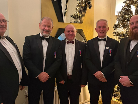 5 members of East Retford Lodge receive their Festival Jewels