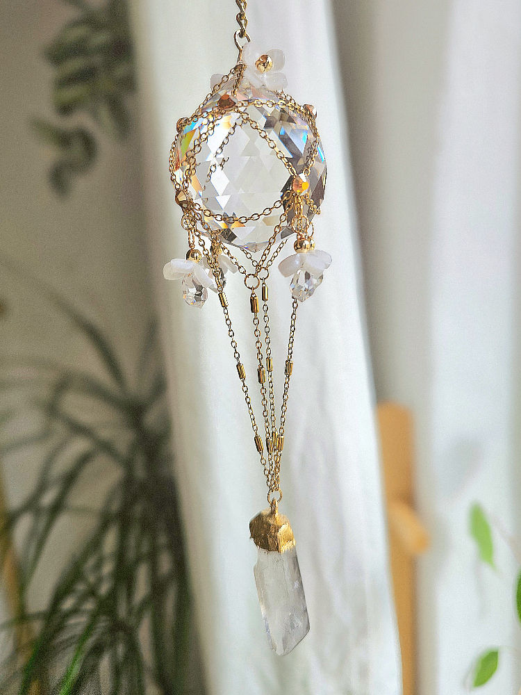 lapač slunce balón SOMNIA Anemone zavěšený v okně