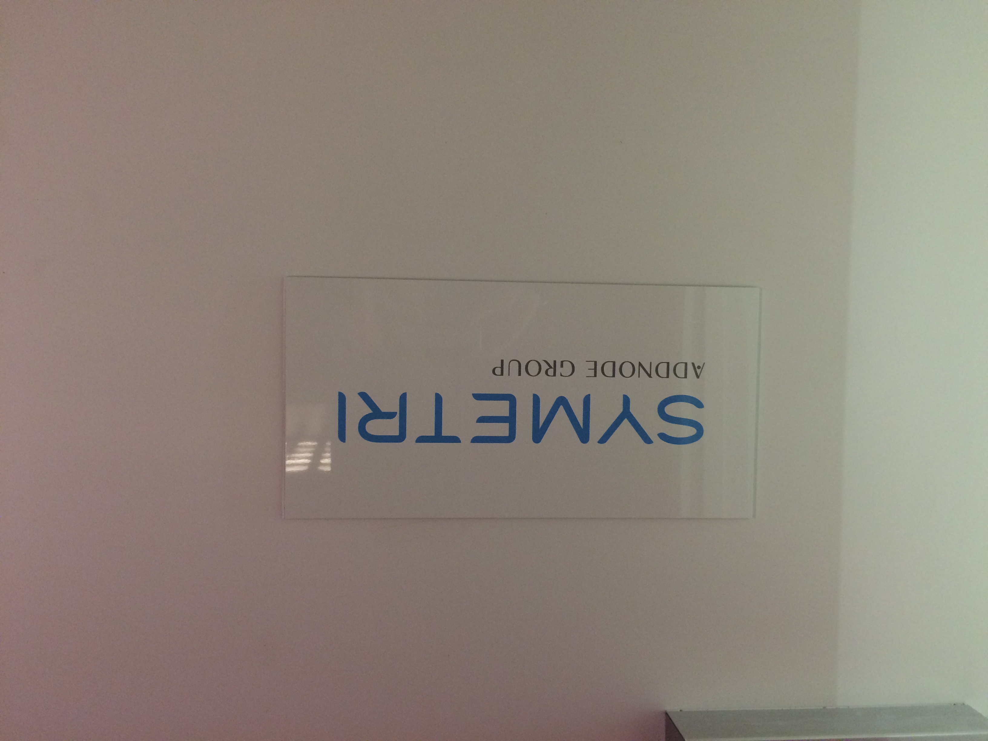 SYMETRI_Ny Branding