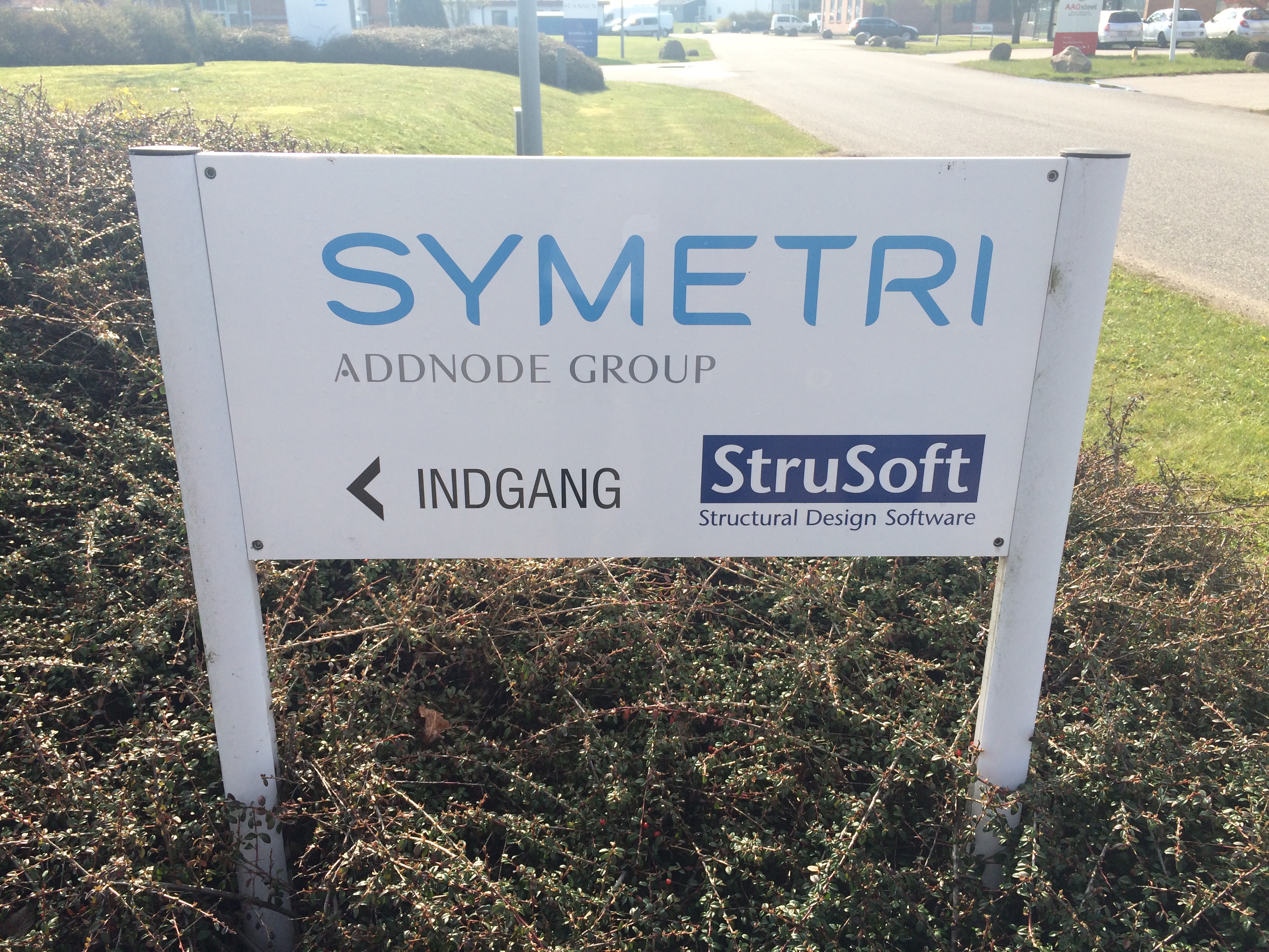 SYMETRI_Ny Branding