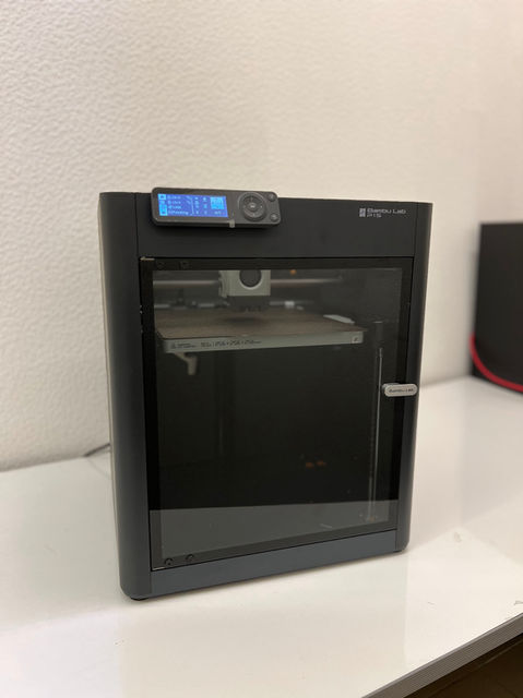 Bambu Lab P1S
Problēma - Nedarbojas dzesēšanas ventilators.
Risinājums - kontaktu apkope.
Проблема - не рабочий вентилятор охлаждения.
Решение - чистка и обслуживание контактов.