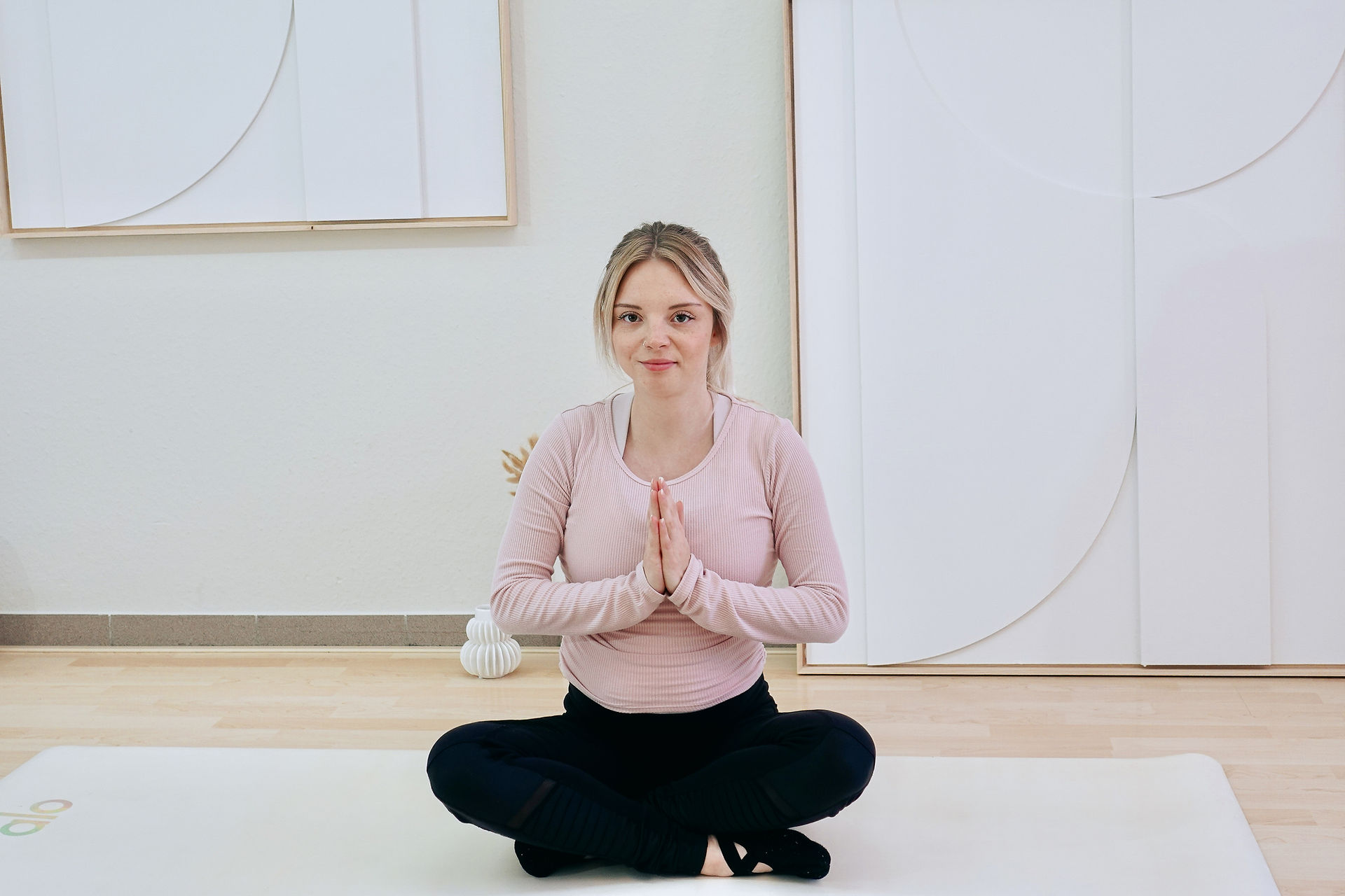 Yoga Übung für Schwangere Lotusblüte