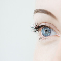 מילוי שקעי עיניים