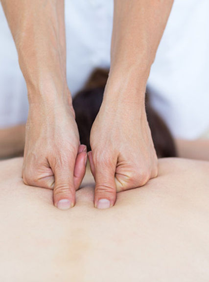 shiatsu-du-dos-shutterstock_274017368.jp