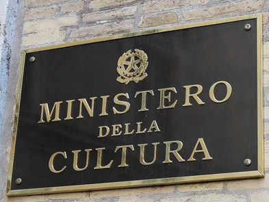 Il Karma e la caduta dell’ex Ministro Sangiuliano :un “un corvo di ritorno”