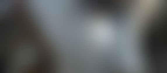 Un AI Robot che piange dimostrando sentimenti di sofferrenza