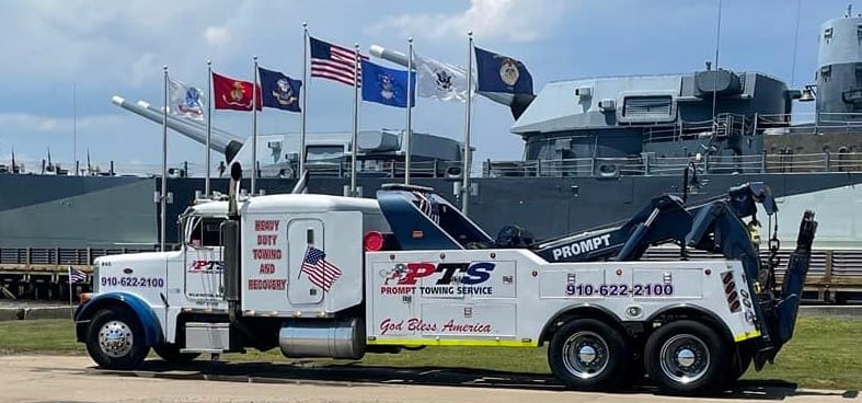 Prompt Towing heavy-duty wrecker in Wilmington