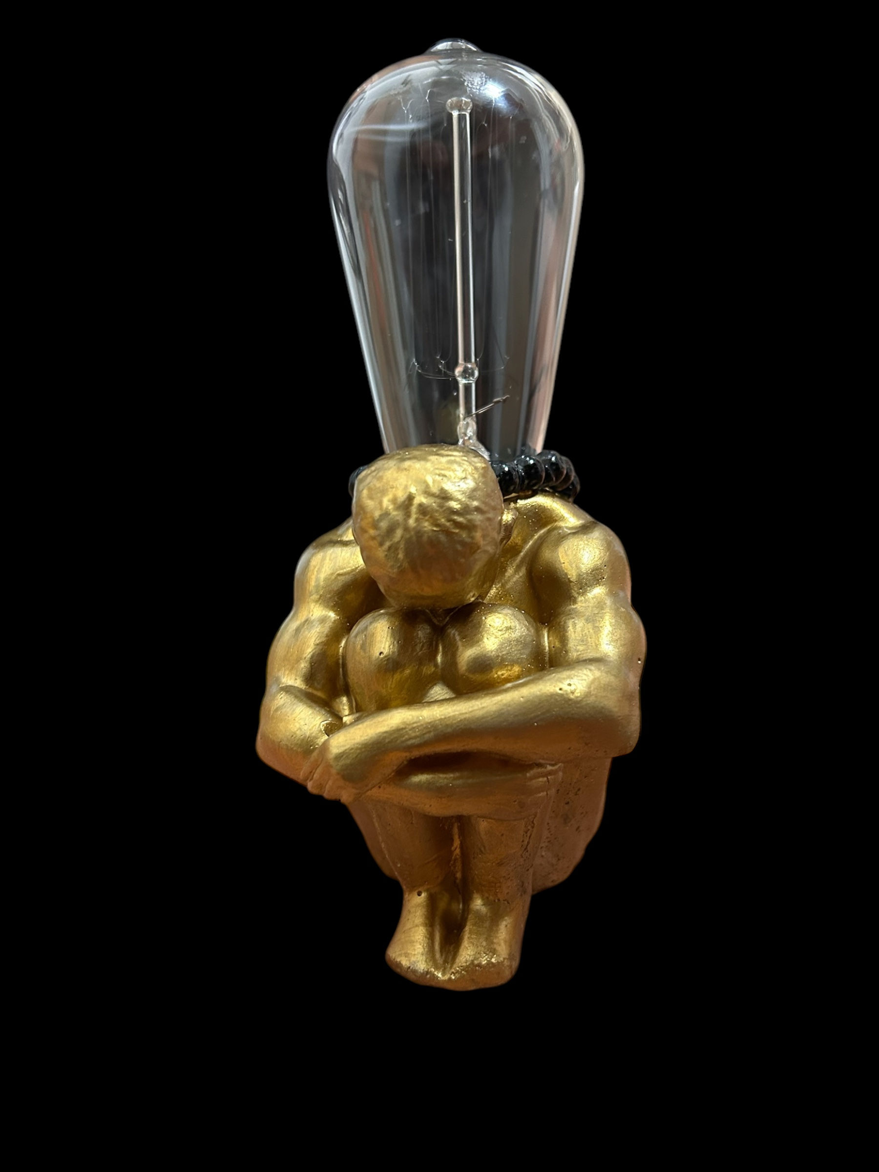 Lampe de béton homme penseur Unique.