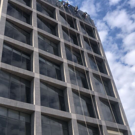 Restauración de Fachadas Históricas y Monumentales: Ingeniería vertical respetando la arquitectura original