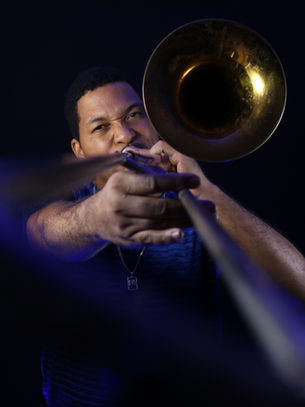 Jazz Proibidão invade o Circo Voador com noite quente, política e swing afiado